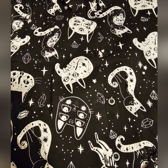 Mystical cats blouse - Picture 2 of 2